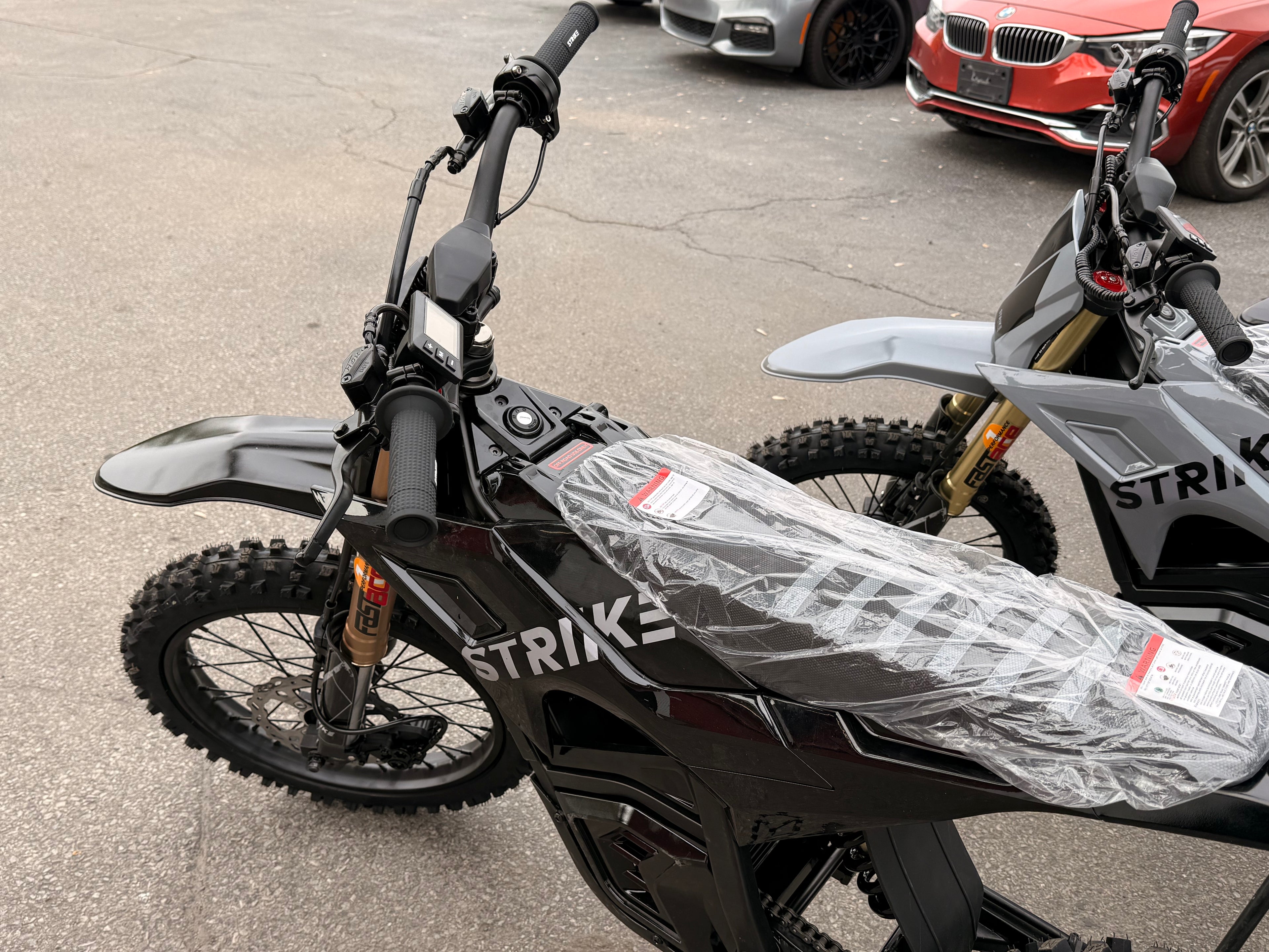 Strike Shadow 72V (White, Black, Grey)