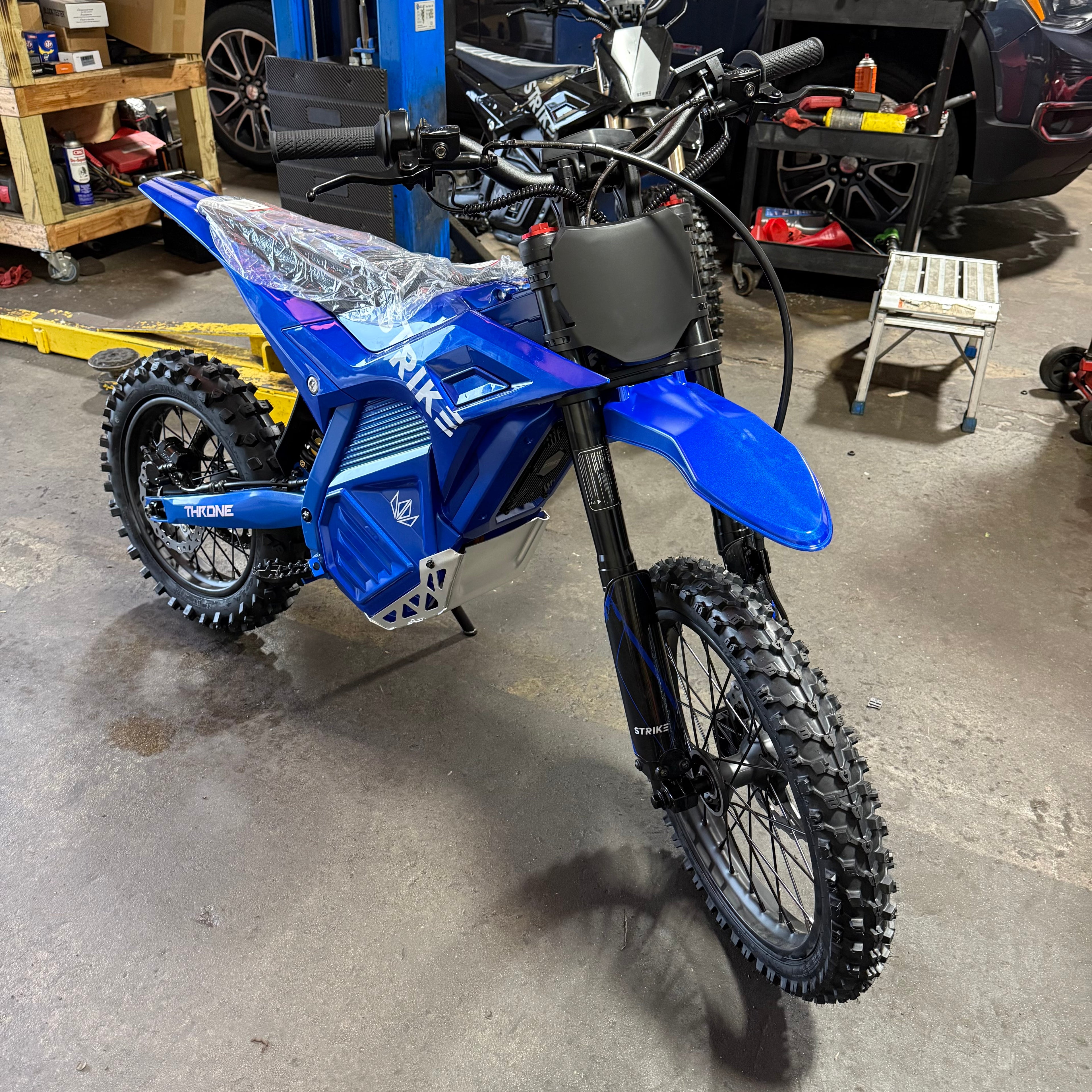 Strike Shadow 60V (Blue, White)
