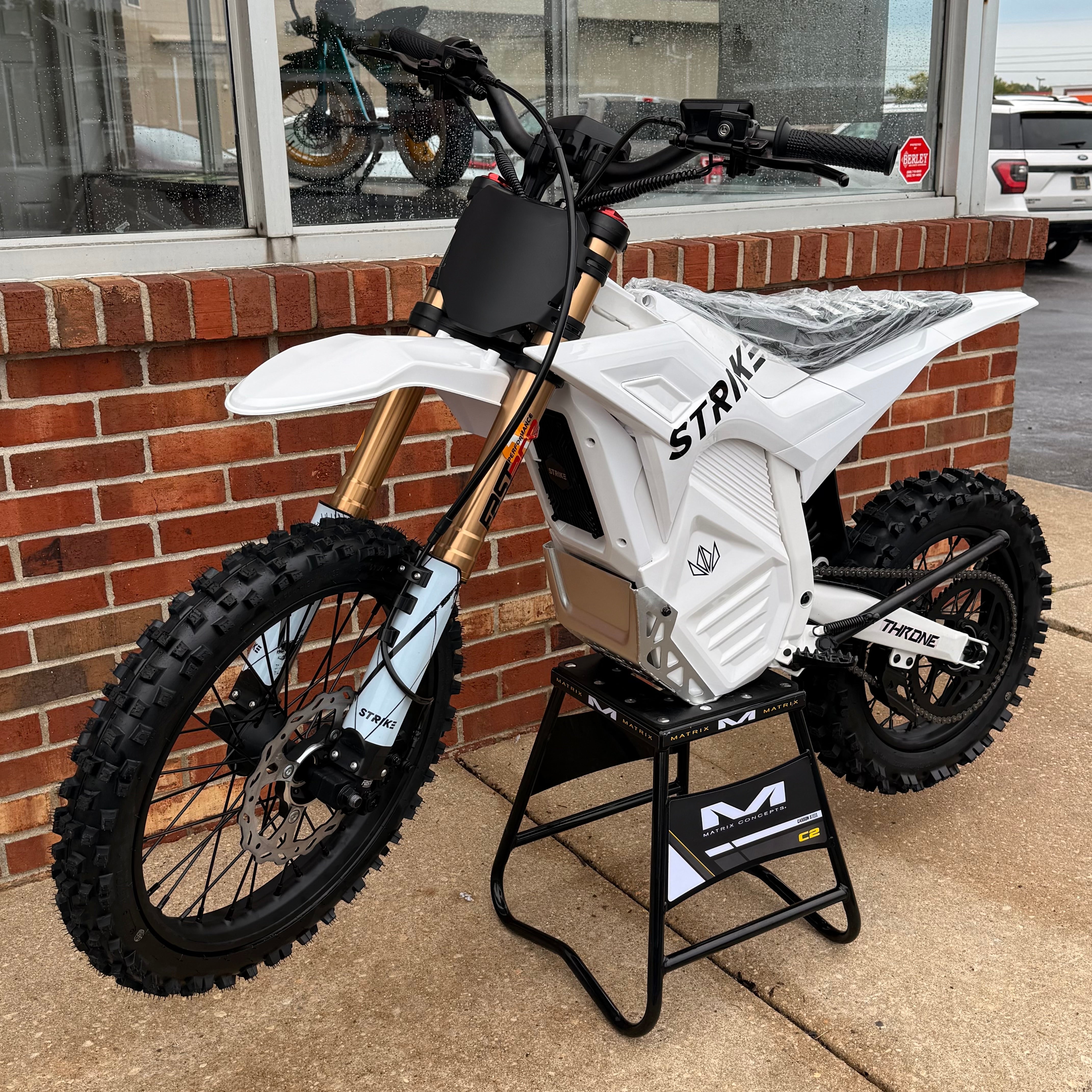 Strike Shadow – Outright Moto