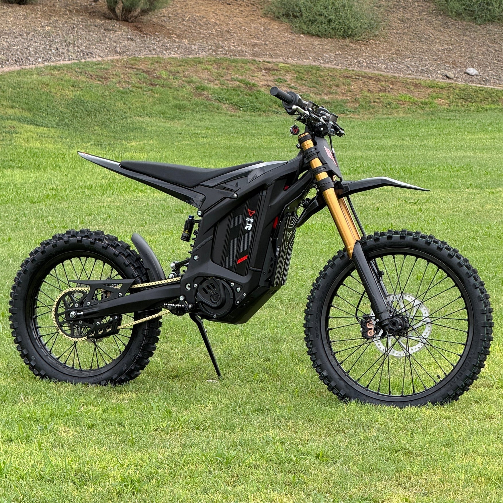 Arctic Leopard XE PRO R – Outright Moto